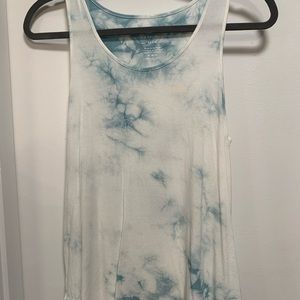 Blue and white American Eagle favorite style tank